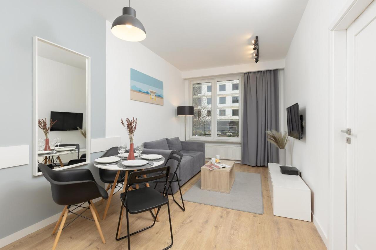 Wola Pet-Friendly Apartments With Ac Slawinska By Noclegi Renters Varşovia Exterior foto