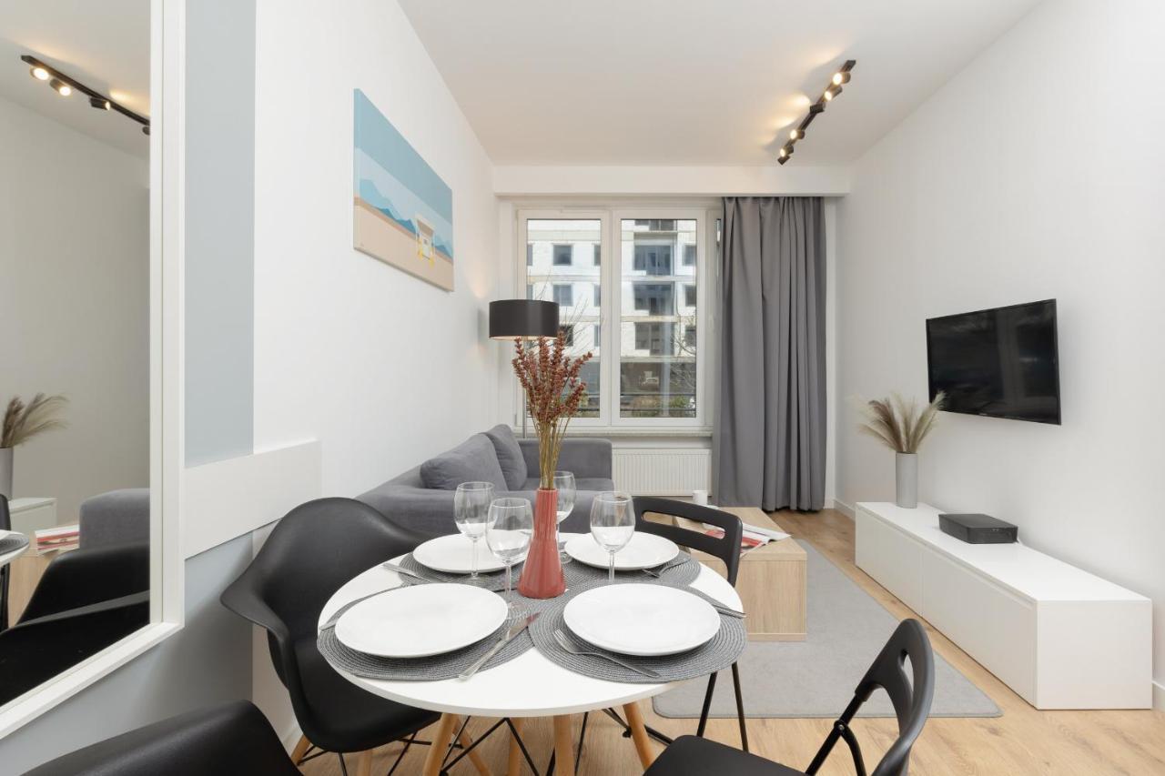 Wola Pet-Friendly Apartments With Ac Slawinska By Noclegi Renters Varşovia Exterior foto