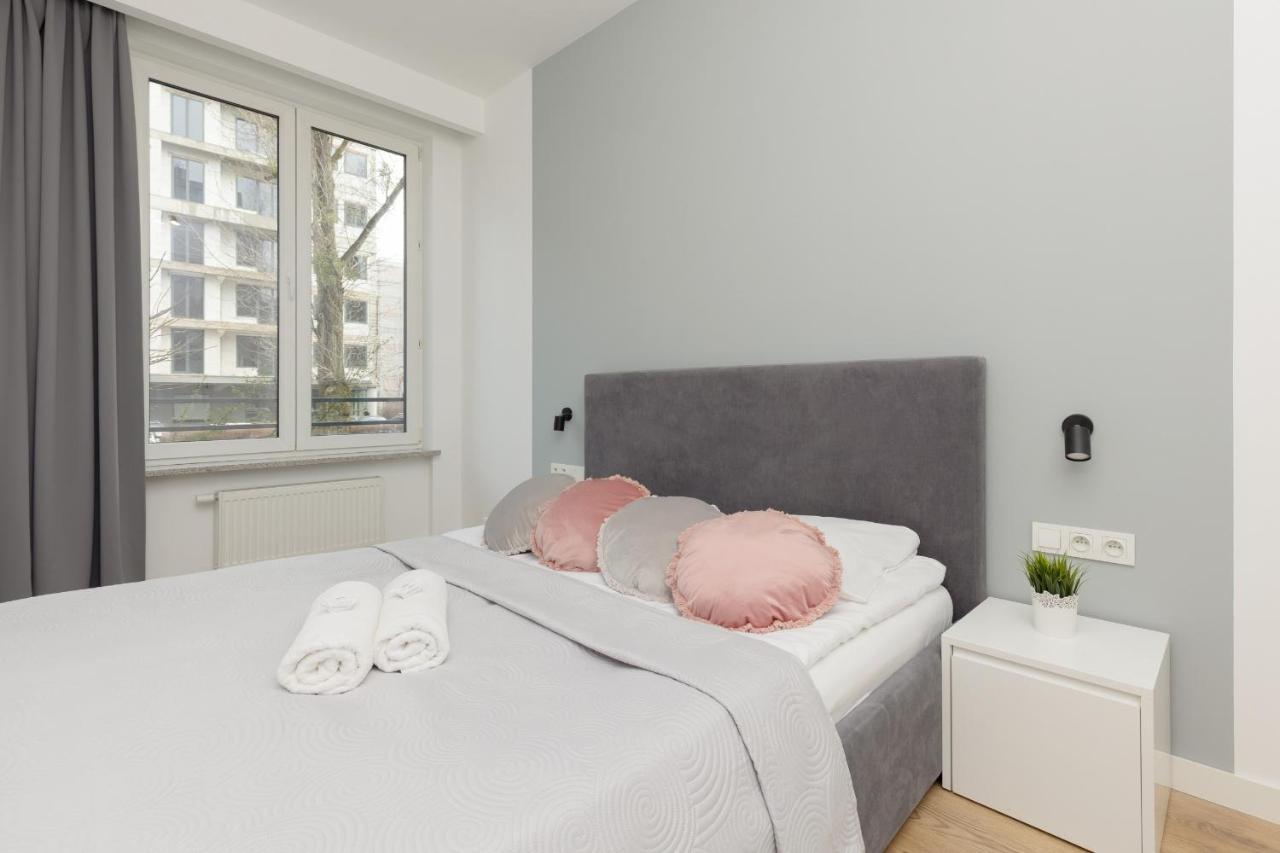 Wola Pet-Friendly Apartments With Ac Slawinska By Noclegi Renters Varşovia Exterior foto