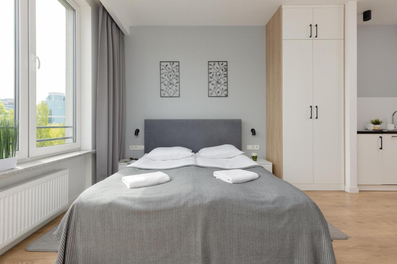 Wola Pet-Friendly Apartments With Ac Slawinska By Noclegi Renters Varşovia Exterior foto