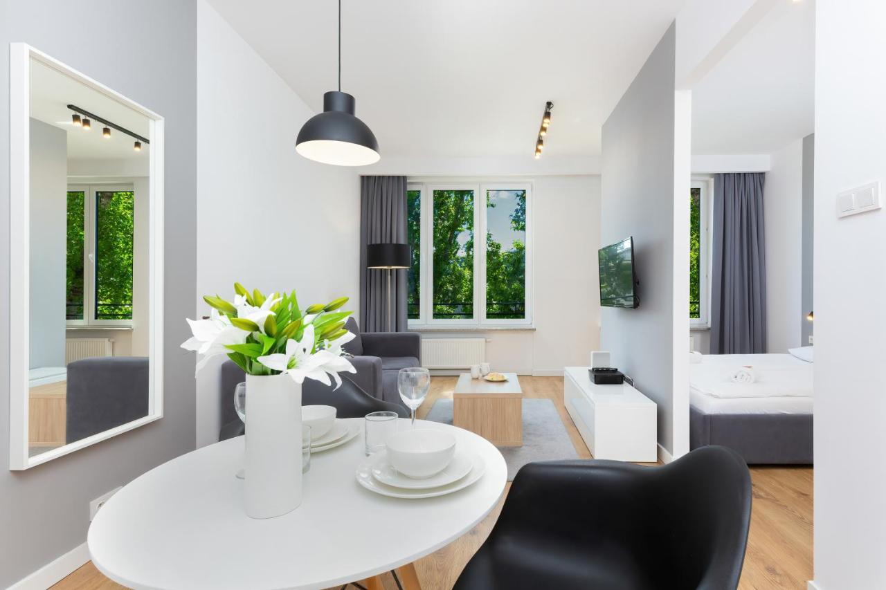 Wola Pet-Friendly Apartments With Ac Slawinska By Noclegi Renters Varşovia Exterior foto