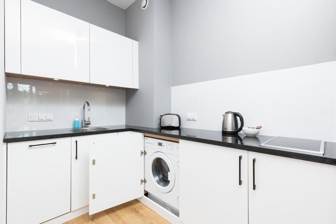 Wola Pet-Friendly Apartments With Ac Slawinska By Noclegi Renters Varşovia Exterior foto