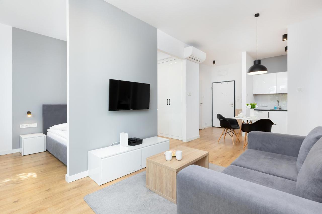 Wola Pet-Friendly Apartments With Ac Slawinska By Noclegi Renters Varşovia Exterior foto